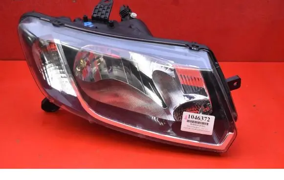 Dacia Sandero Headlight/headlamp 