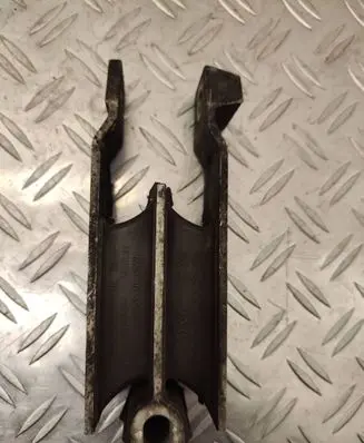 Volvo V60 Engine mount bracket 9487476