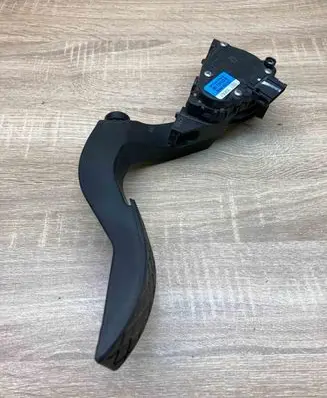Audi A4 S4 B6 8E 8H Accelerator throttle pedal 8E1723523B 6PV008376