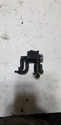 Volkswagen Touran I Turbo solenoid valve 1J0906283C