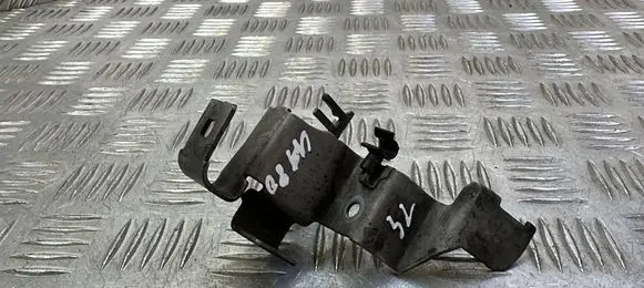 Mercedes-Benz E W212 Engine mounting bracket A6510940641