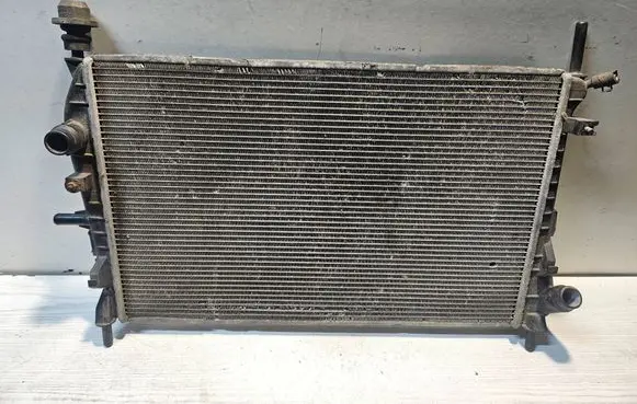 Ford Mondeo Mk III Coolant radiator 2S718005DB