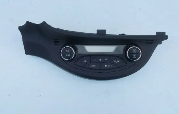 Toyota Yaris Climate control unit 75F206