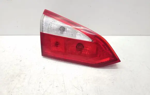 Ford Focus Tailgate rear/tail lights BM5113A603B BM5113A603D