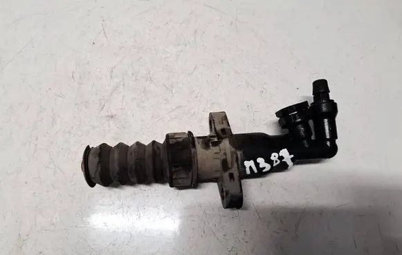 Mini One - Cooper R50 - 53 Clutch master cylinder 7509243