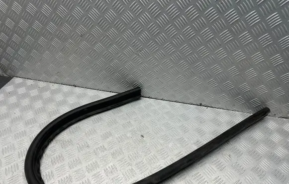 Audi Q7 4M Engine compartment rubber 4M0823723