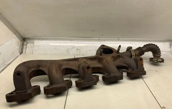 Volvo V70 Exhaust manifold 30731980