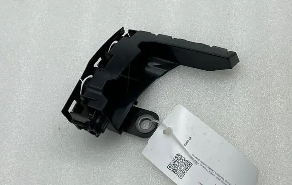 Front bumper mounting bracket