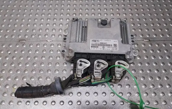 Ford Focus Engine control unit/module ECU S26380449 6M5112A650NC
