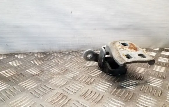Chrysler 300 - 300C Front door upper hinge