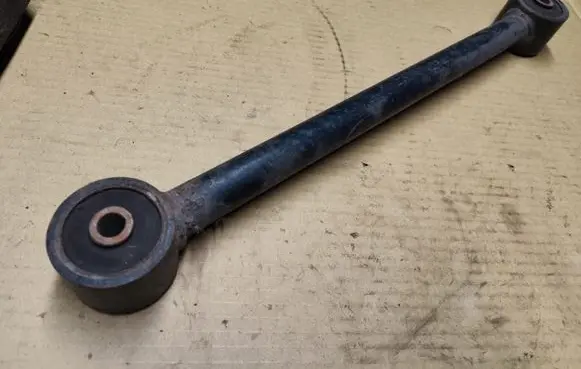 Jeep Grand Cherokee (WJ) Front lower control arm/wishbone
