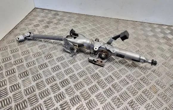 Steering wheel axle set