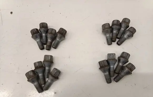 Nissan Qashqai J12 Nuts/bolts 