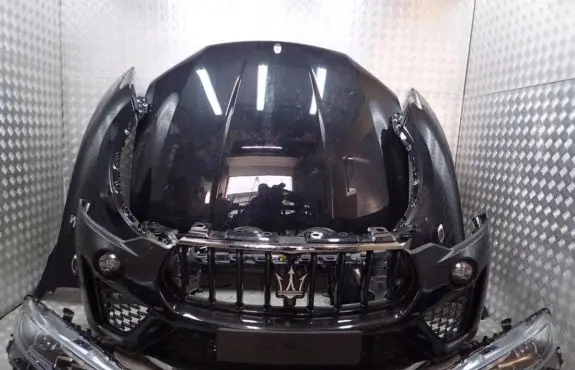 Maserati Levante Front piece kit 