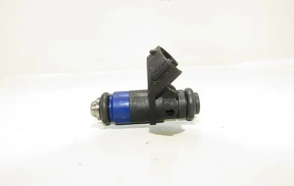 Skoda Fabia Mk1 (6Y) Fuel injector 036906031ab