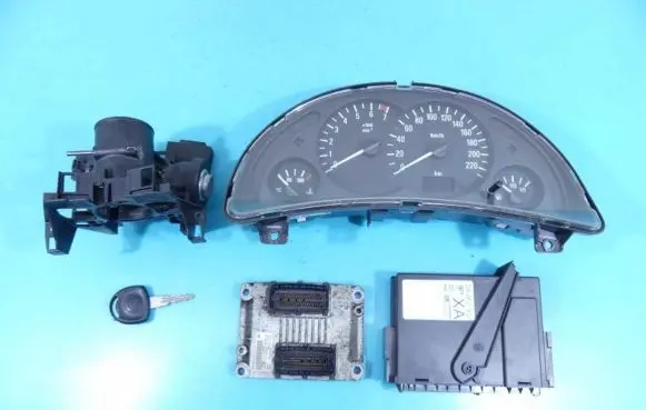 Opel Corsa C Engine control unit/module ECU 0261207960 IMPRK1292592