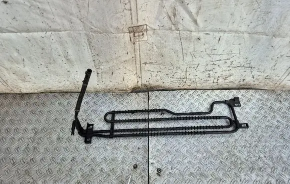 Mercedes-Benz E W212 Power steering radiator A2044601024