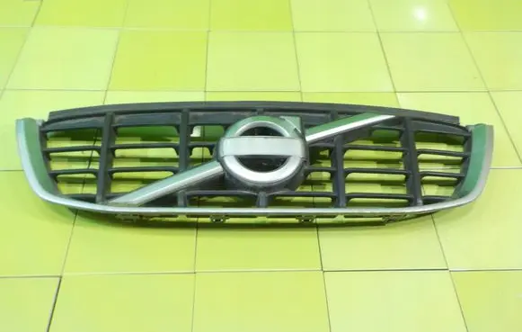 Volvo XC60 Front bumper upper radiator grill XP222