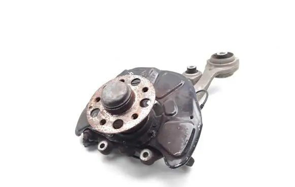 Mercedes-Benz E AMG W212 Front wheel hub A2124201144