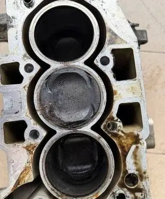 Opel Corsa F Engine block HN05