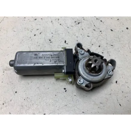 Mercedes-Benz C W203 Seat adjustment motor 0390203002