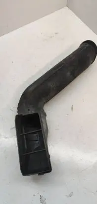 Hyundai Kona I Air intake duct part 28210j9100