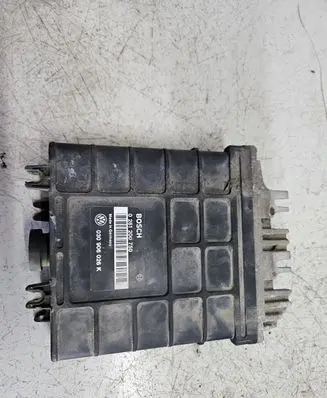 Volkswagen Golf III Engine control unit/module 0261200750 030906026K
