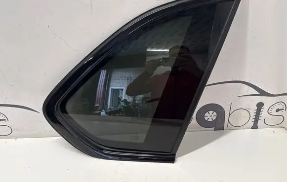 BMW X5 F15 Rear side window E000251