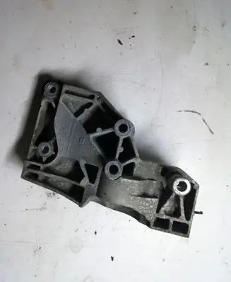 Opel Insignia A A/C compressor mount bracket 55562863 532274354
