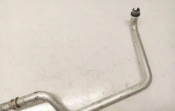 Volvo XC90 Air conditioning (A/C) pipe/hose 
