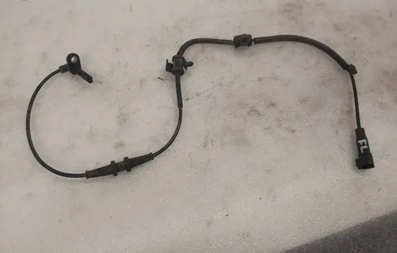 Chevrolet Volt I ABS brake wheel speed sensor 13329258