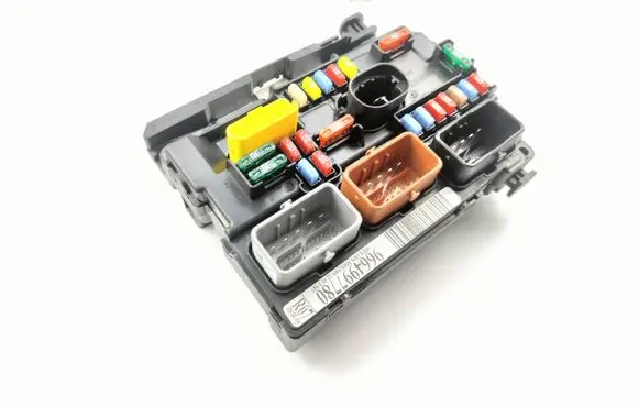 Citroen DS3 Fuse module 9664997780