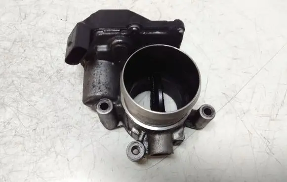 Volkswagen Tiguan Engine shut-off valve 03L128063E A2C53338105