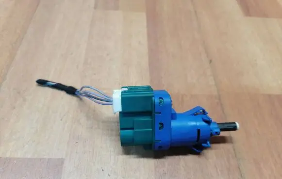 Jaguar XF X250 Brake pedal sensor switch 6W8313480AB C2P14525