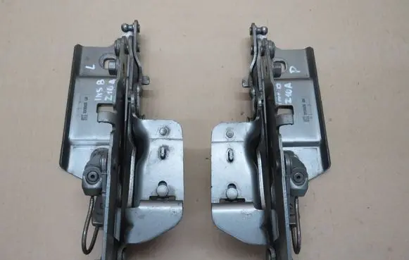 Opel Insignia B Engine bonnet/hood hinges