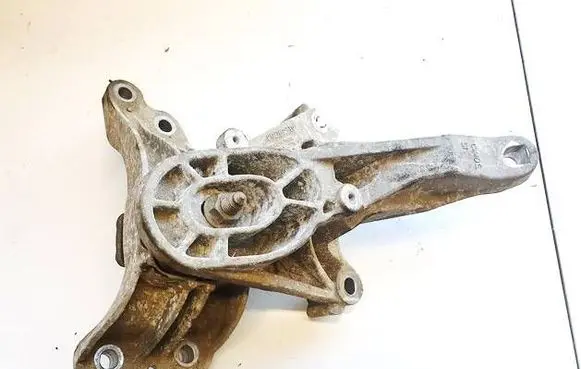 Engine mount bracket