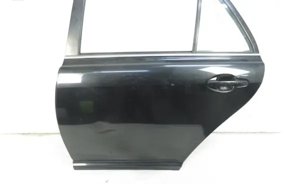 Toyota Avensis T250 Rear door 