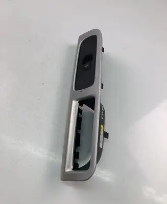 Volvo V50 Electric window control switch 8663815