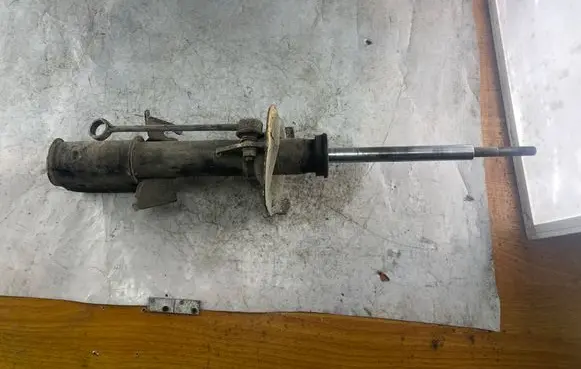 Mercedes-Benz Vito Viano W638 Front shock absorber/damper a6383200913