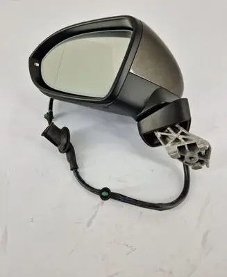 Volkswagen PASSAT B8 Front door electric wing mirror 