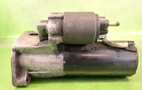Volkswagen PASSAT B5.5 Starter motor 0001124020