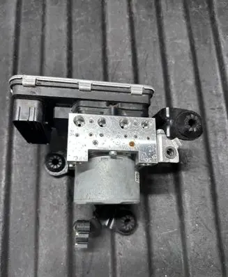 Volvo V60 ABS Pump 32214803 619A010003A 32214772