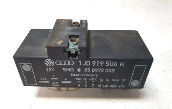 Volkswagen Golf IV Coolant fan relay 1J0919506K