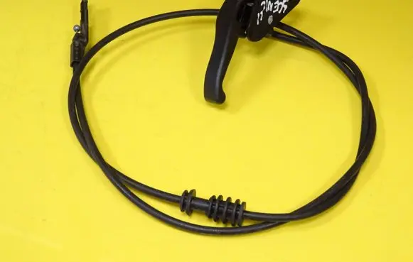 Engine bonnet/hood lock release cable