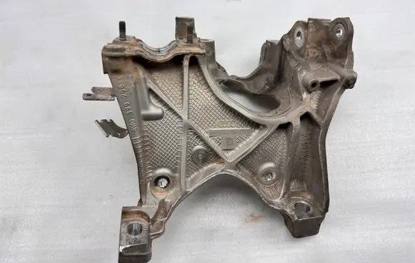 Audi A5 Engine mounting bracket 8W0399296