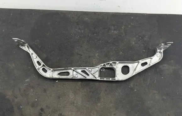 Audi A4 S4 B8 8K Engine mounting bracket 8K0199521C 01ZS6610X8