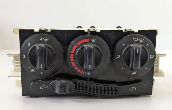 Mercedes-Benz A W168 Climate control unit 1688300385 Q093798