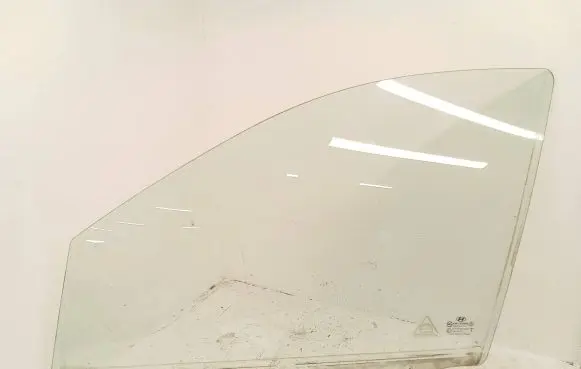 Hyundai Santa Fe Front door window glass four-door