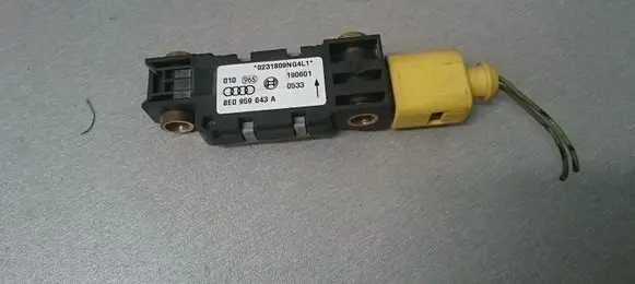 Audi A4 S4 B6 8E 8H Airbag deployment crash/impact sensor 8E0959643A