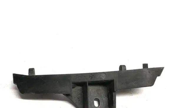 BMW 5 G30 G31 Front bumper mounting bracket 7385349